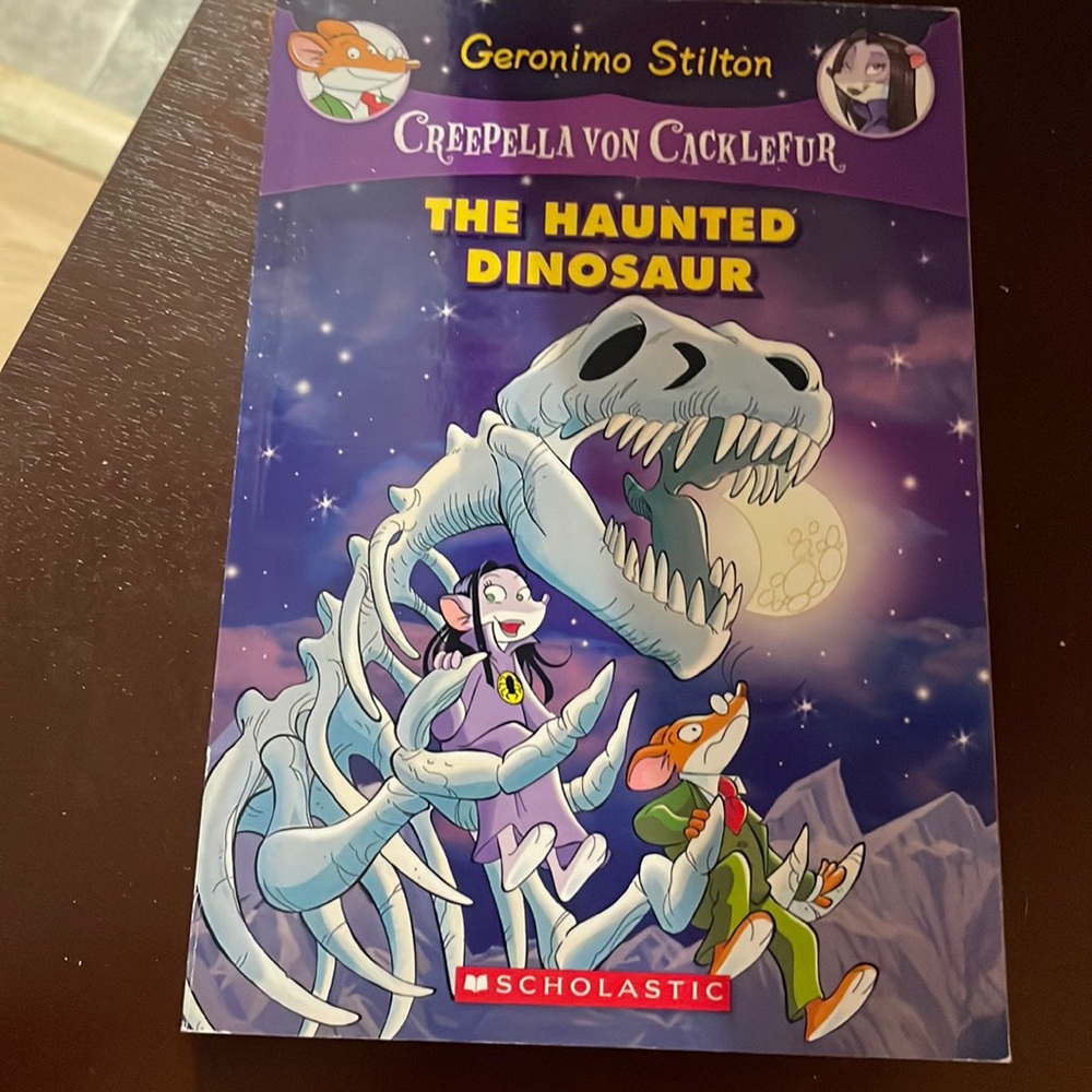 Geronimo Stilton book The haunted dinosaur